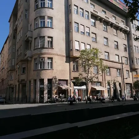 Next Door Apartamento Budapest