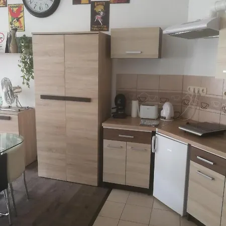 Next Door בודפשט